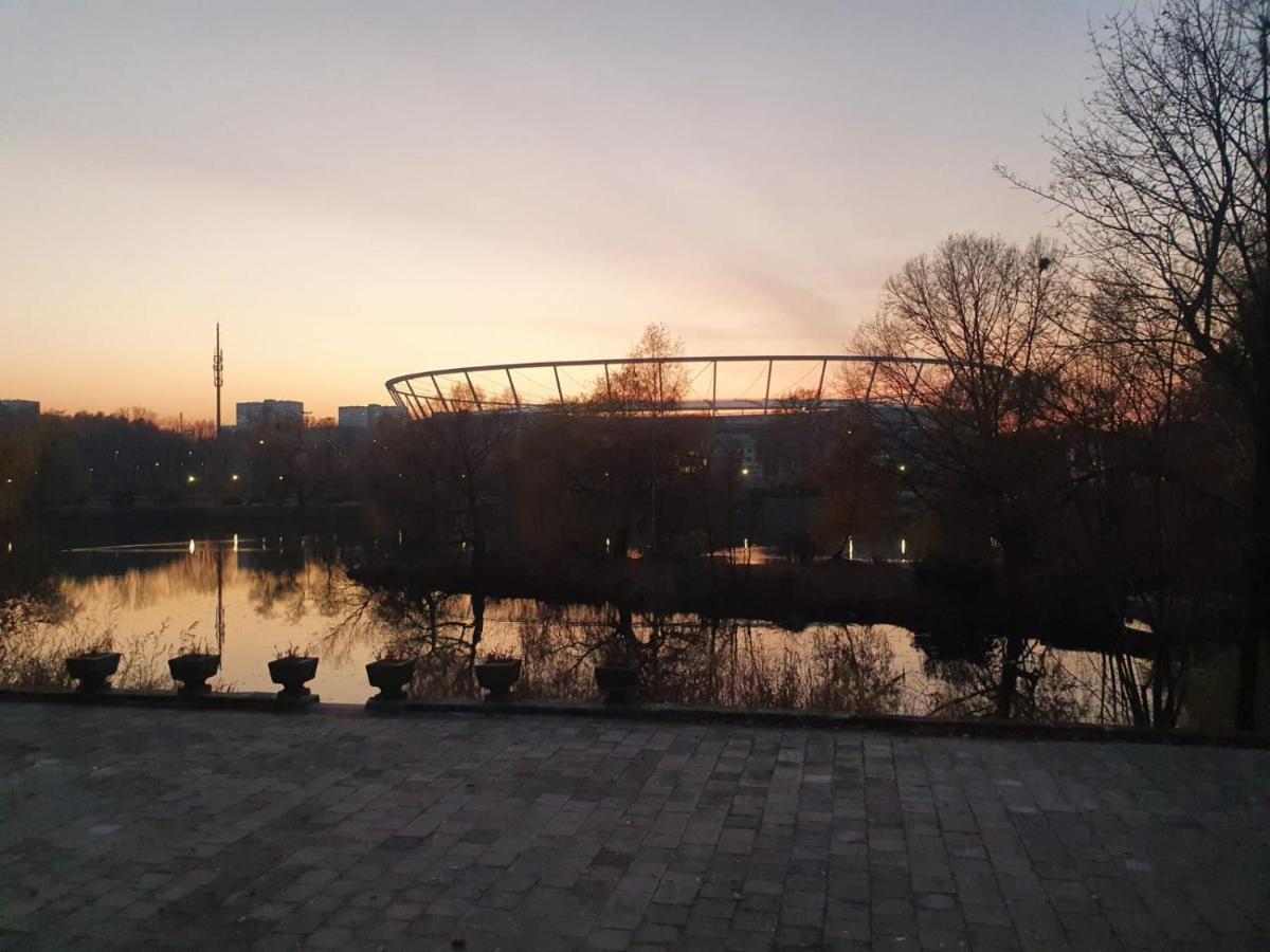 Apartament Wsrod 1000Cy Swiatel - Z Parkingiem W Hali Garazowej- Duzy Balkon Z Lezakami - Piekny Widok Noca Na Panorame Tysiaclecia Katowice Luaran gambar