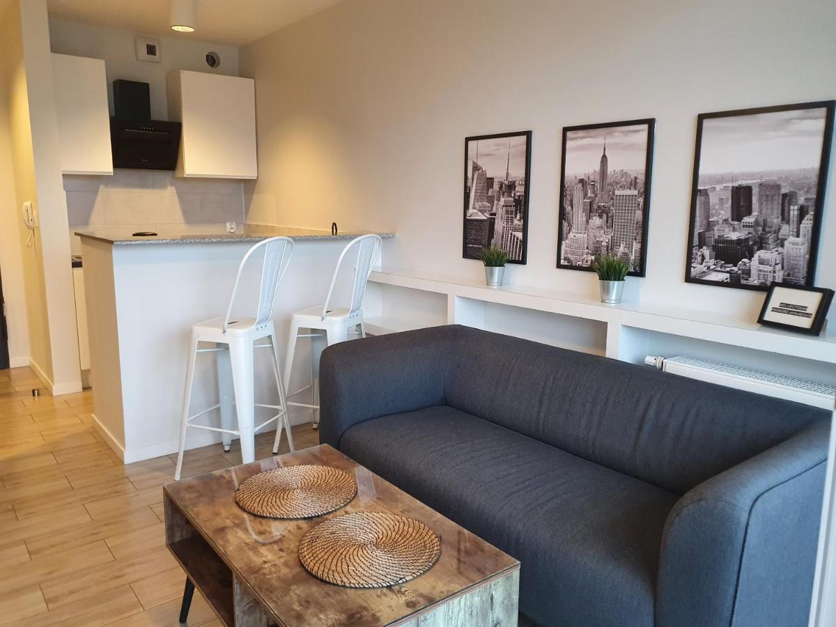 Apartament Wsrod 1000Cy Swiatel - Z Parkingiem W Hali Garazowej- Duzy Balkon Z Lezakami - Piekny Widok Noca Na Panorame Tysiaclecia Katowice Luaran gambar