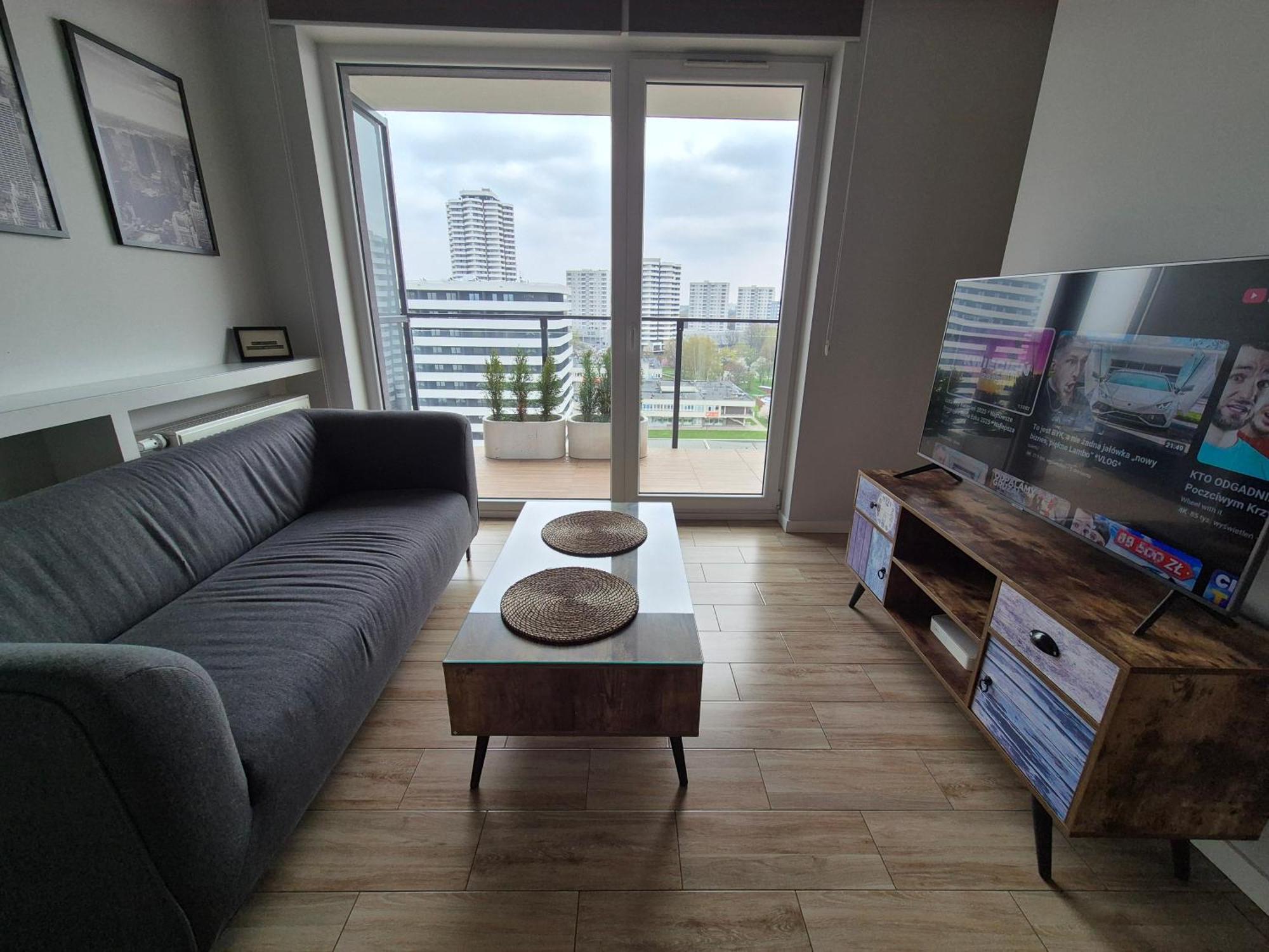 Apartament Wsrod 1000Cy Swiatel - Z Parkingiem W Hali Garazowej- Duzy Balkon Z Lezakami - Piekny Widok Noca Na Panorame Tysiaclecia Katowice Luaran gambar
